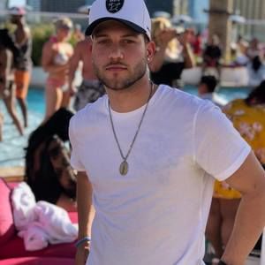 Meet your Posher, Justin